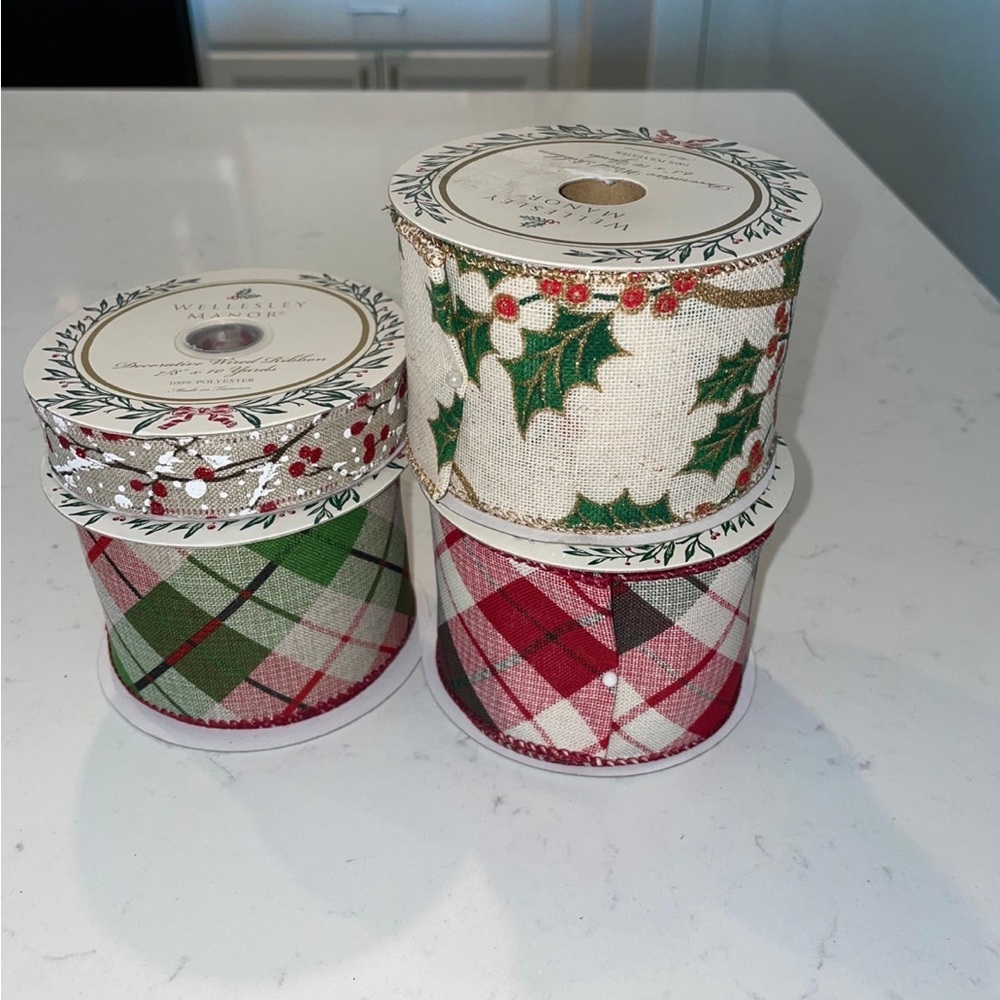 New Wellesley Manor Ribbon